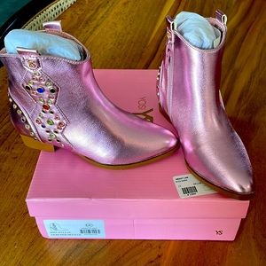 Little girl booties!! Adorable brand new size 12